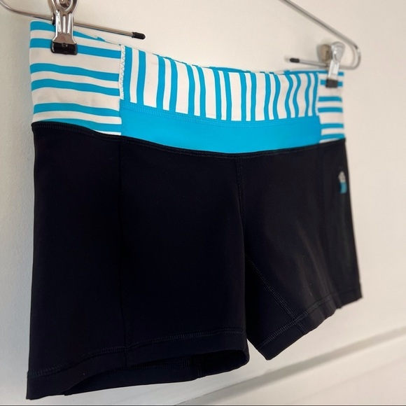 Lululemon Run - Fast Track Short (Black/Twin Stripe Spry Blue) - Picture 5 of 11